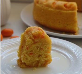 کیک مربایی و شیرین با تکه‌های پرتقال کام کوات